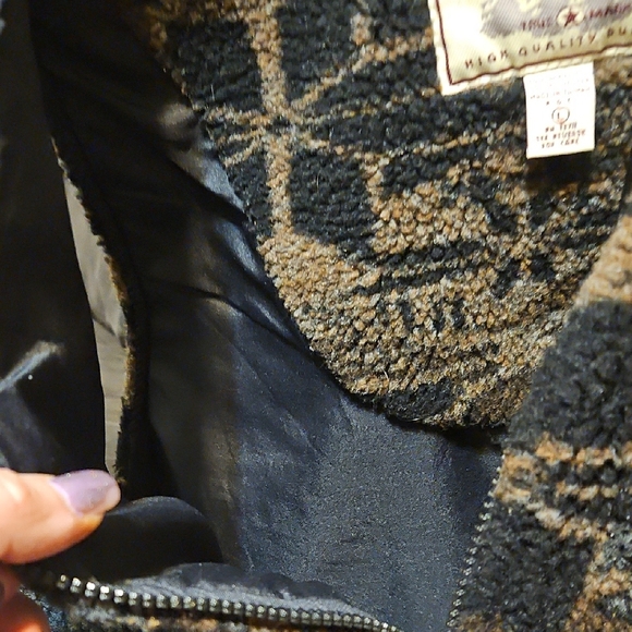 Cozy Women's Multicolor Patterned Vest - Picture 8 of 8